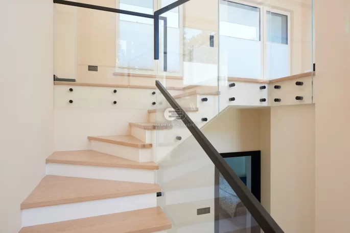 Schody drewniane klasyczne