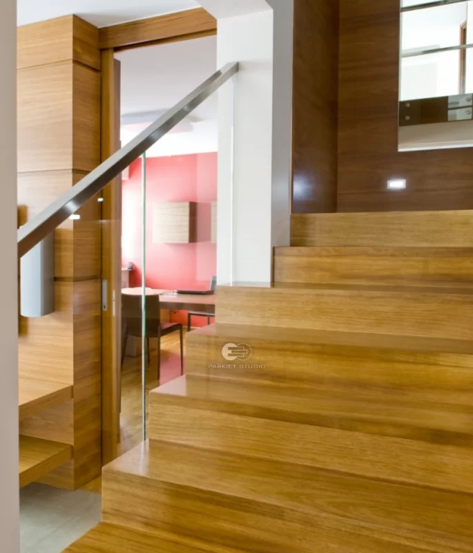 Schody skrzyniowe Iroko