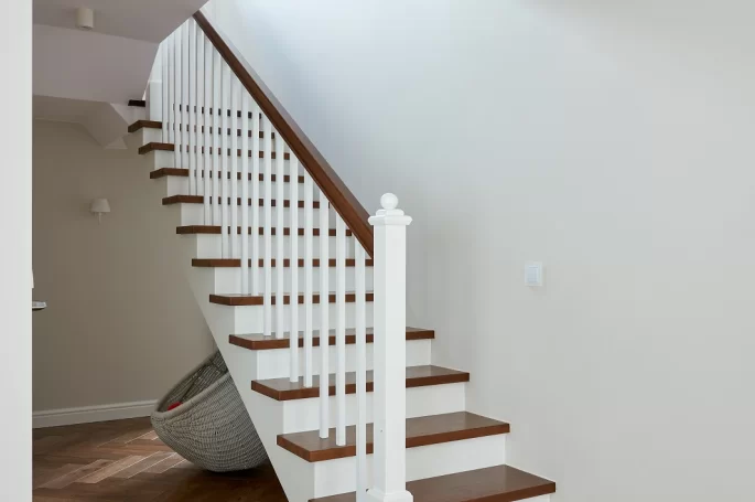  Schody dębowe barwione